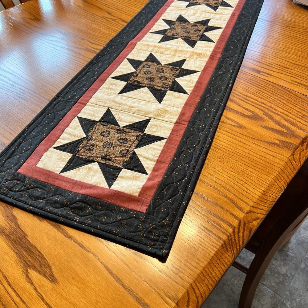 FARMHOUSE TABLE RUNNER - Picture 2 of 6